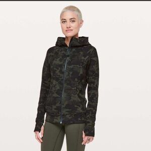 Lululemon Scuba Hoodie Cotton Fleece
Incognito Camo Multi Gator Green Size 4